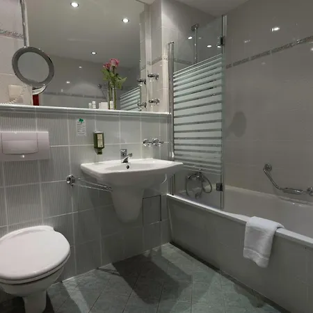 楚而夫瓦尔德旅馆 酒店 4*