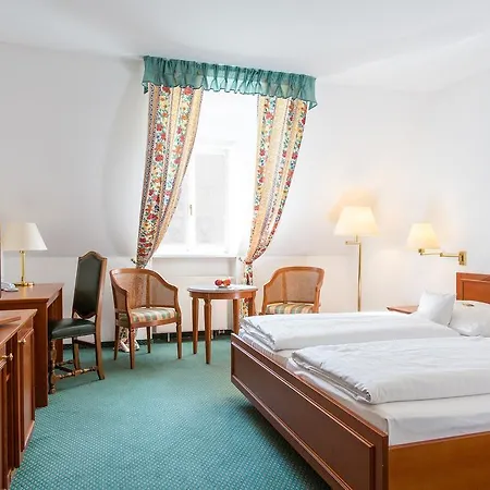 Churfuerstliche Waldschaenke ホテル 4*